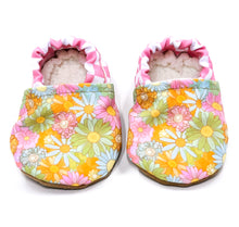 Load image into Gallery viewer, Floral Checker Yeti Moccs